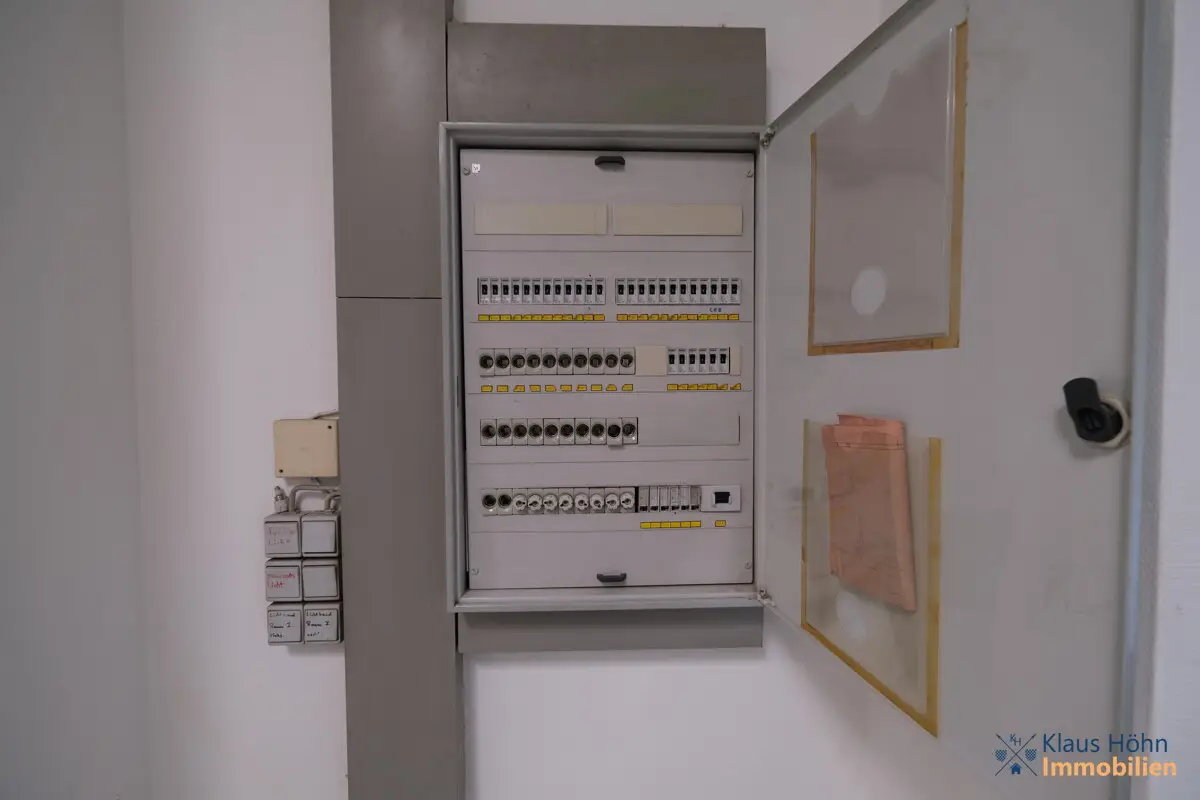 Schaltschrank 1