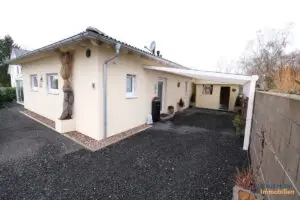 Eingang/ Gerätehäuschen